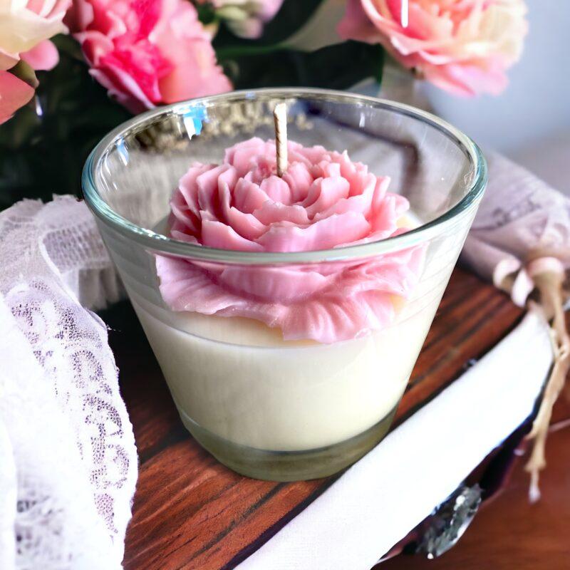 Świeca sojowa z kwiatem 3D "Peonia"